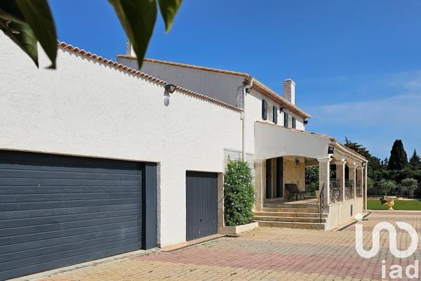 Maison à vendre 9 pièces 220 m² Arles