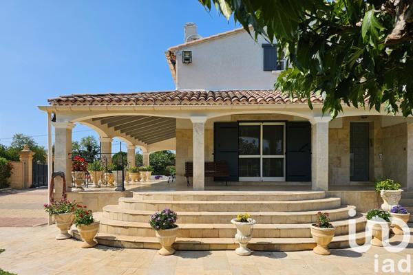 Maison à vendre 9 pièces 220 m² Arles