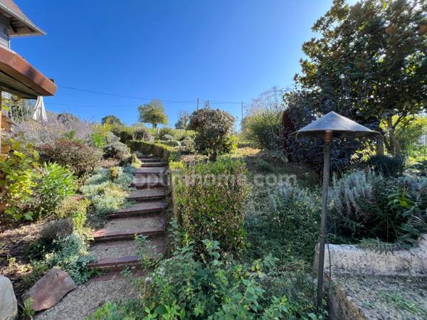 MAISON À COLOMBAGES AVEC DÉPENDANCE - JARDIN CLOS - TERRAIN D'ENVIRON 6500m² -SAINT-DENIS-DE-MAILLOC (14100)