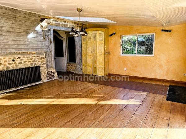 MAISON À COLOMBAGES AVEC DÉPENDANCE - JARDIN CLOS - TERRAIN D'ENVIRON 6500m² -SAINT-DENIS-DE-MAILLOC (14100)