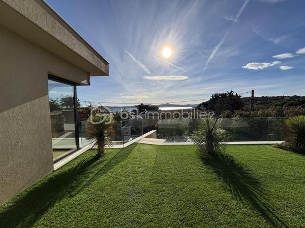 Maison contemporaine de 262,49 m²