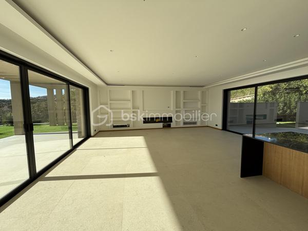 Maison contemporaine de 262,49 m²