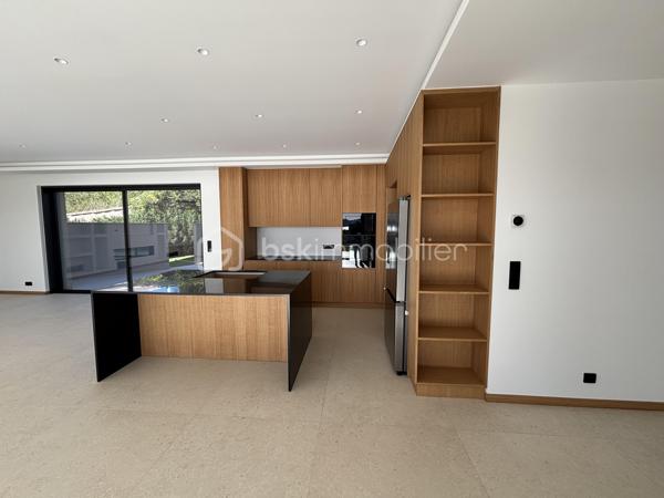 Maison contemporaine de 262,49 m²