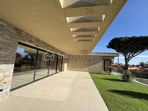 Maison contemporaine de 262,49 m²