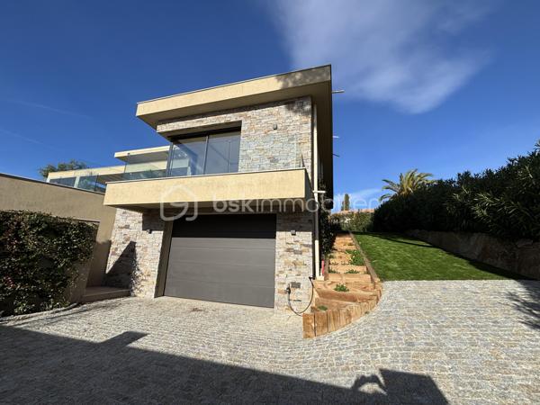 Maison contemporaine de 262,49 m²