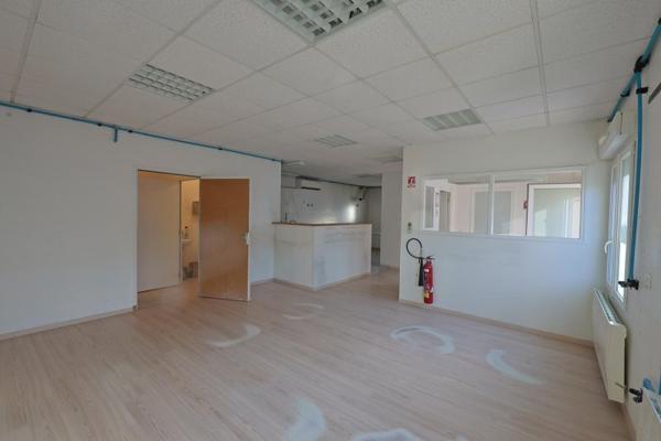 Location / Local Commercial