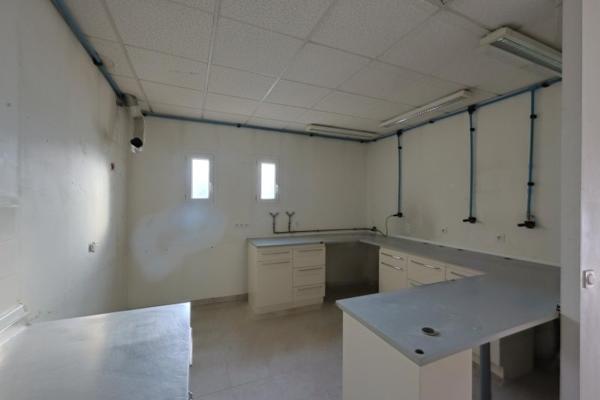 Location / Local Commercial