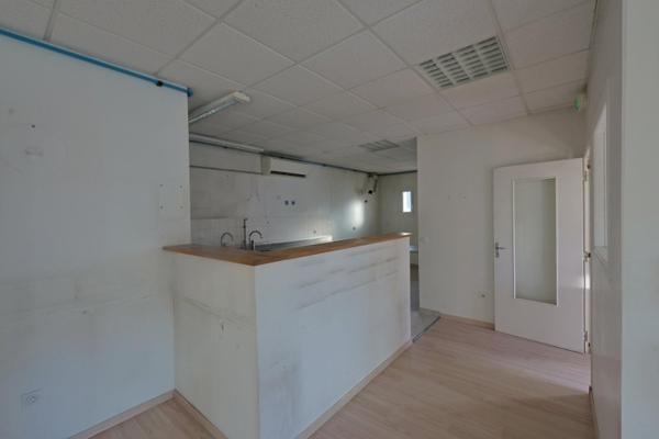 Location / Local Commercial