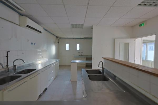 Location / Local Commercial