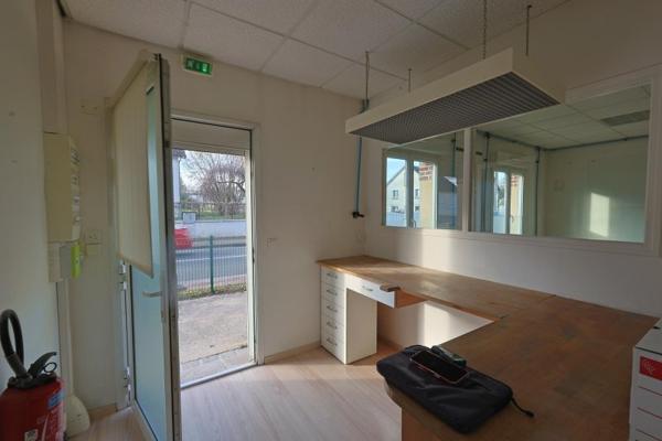 Location / Local Commercial