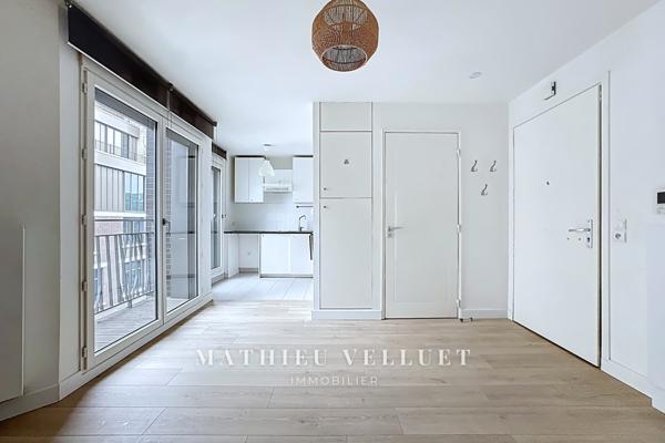 Paris (75018) Paris 18ème, Grandes-Carrières, Studio 24.5m2 au 3ème étage avec asc., vue dégagée et balcon