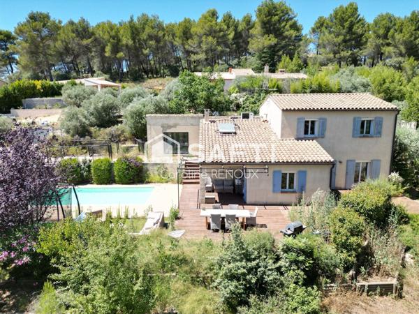 Villa des années 90 sur 1000 m² de terrain en restanques avec piscine