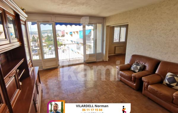 Appartement T4 avec Double Séjour et Balcon