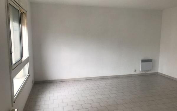 Appartement à louer    1 pièce • 29 m2 Nîmes