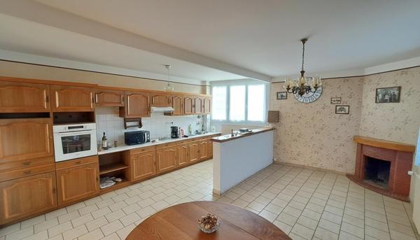 Maison 3 chambres avec ascenseur et beau terrain arboré constructible