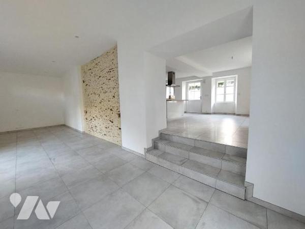 A VENDRE - MAISON - COSSE LE VIVIEN 