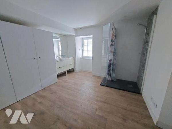 A VENDRE - MAISON - COSSE LE VIVIEN 