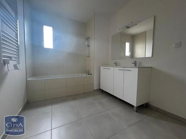 Appartement à louer 4 pièces 85.07m² Le Pontet (84130)