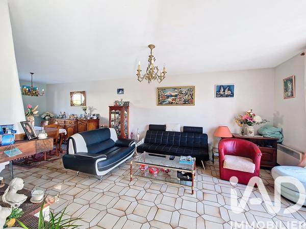 Maison à vendre 6 pièces 131 m² Saint-Fargeau-Ponthierry