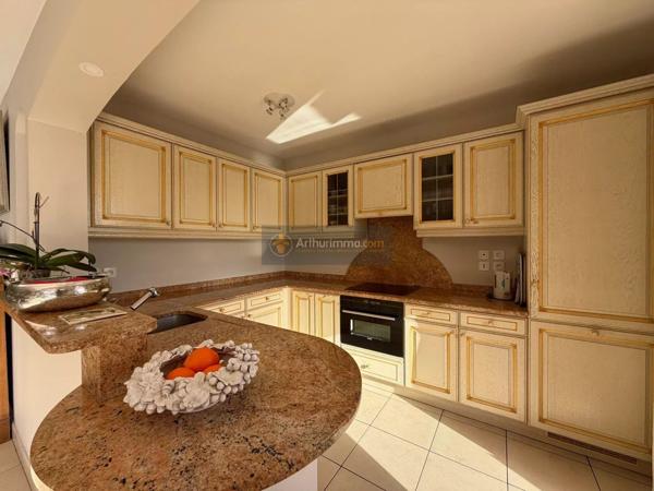 Vente Appartement 4 pièces 107 m2 à Saint-Raphaël