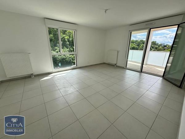 Appartement à louer 3 pièces 65.95m² Tours (37200)