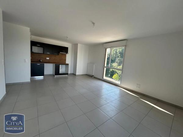 Appartement à louer 3 pièces 65.95m² Tours (37200)