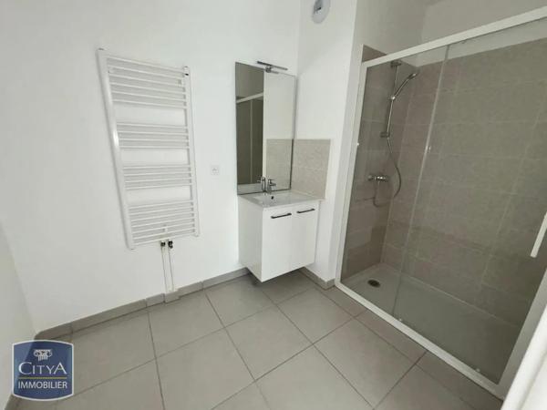 Appartement à louer 3 pièces 65.95m² Tours (37200)
