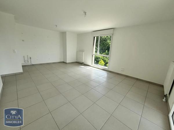 Appartement à louer 3 pièces 65.95m² Tours (37200)
