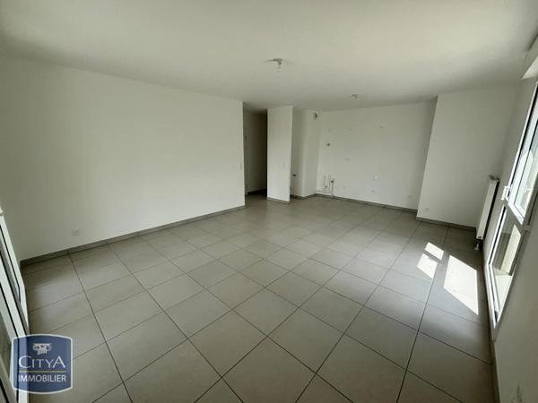 Appartement à louer 3 pièces 65.95m² Tours (37200)