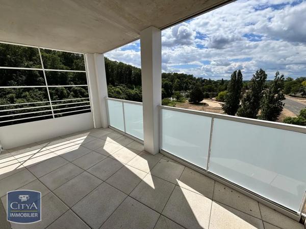 Appartement à louer 3 pièces 65.95m² Tours (37200)