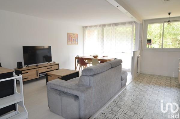 Appartement 3 pièces de 76 m² à Maurepas (78310)