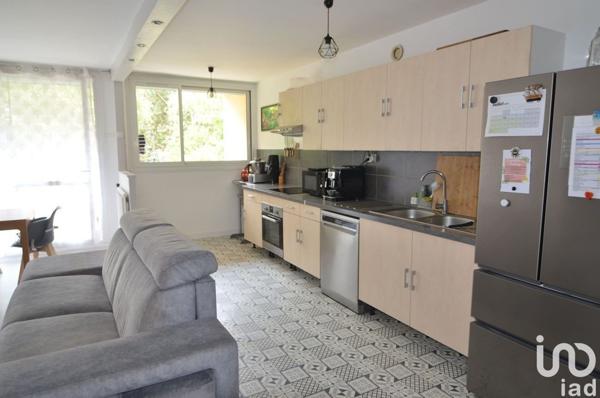 Appartement 3 pièces de 76 m² à Maurepas (78310)