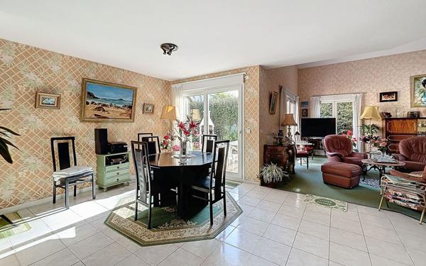 Maison à vendre    8 pièces • 200 m2 Anglet