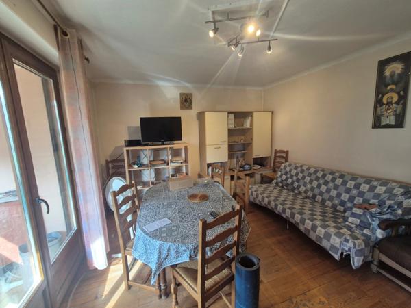 Nouveauté – T4 lumineux 82 m² avec balcon -Dernier étage - Vivre au calme avec vue montagnes - Secteur Jean-Jaurès