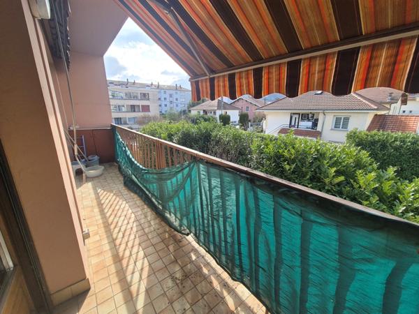 Nouveauté – T4 lumineux 82 m² avec balcon -Dernier étage - Vivre au calme avec vue montagnes - Secteur Jean-Jaurès