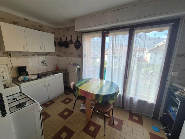 Nouveauté – T4 lumineux 82 m² avec balcon -Dernier étage - Vivre au calme avec vue montagnes - Secteur Jean-Jaurès