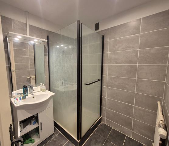 Nouveauté – T4 lumineux 82 m² avec balcon -Dernier étage - Vivre au calme avec vue montagnes - Secteur Jean-Jaurès