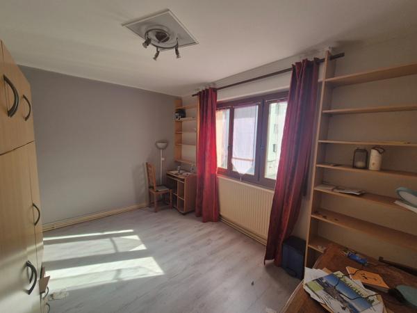 Nouveauté – T4 lumineux 82 m² avec balcon -Dernier étage - Vivre au calme avec vue montagnes - Secteur Jean-Jaurès
