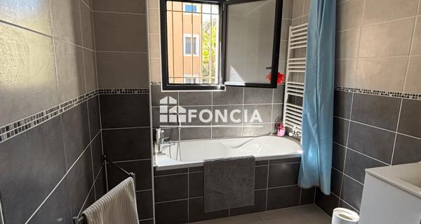 À vendre Appartement 3 pièces 63.35 m² - Hyères 83400