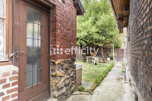 Maison
         3 pièces
        - 80 m² Exclusivité 436 800 € *