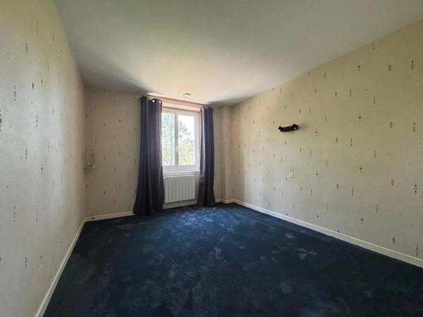 Grande maison familiale située dans un endroit calme, à proximité des commodités
