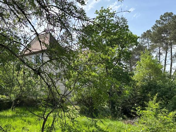 Grande maison familiale située dans un endroit calme, à proximité des commodités
