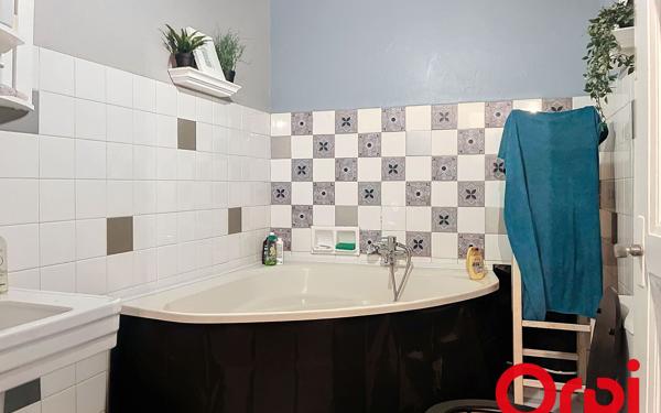 Maison à vendre    5 pièces •  Lavault-Sainte-Anne