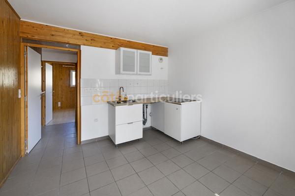 Vente
                Appartement27 m² - 2 Pièces -
                    IVRY SUR SEINE (94200)