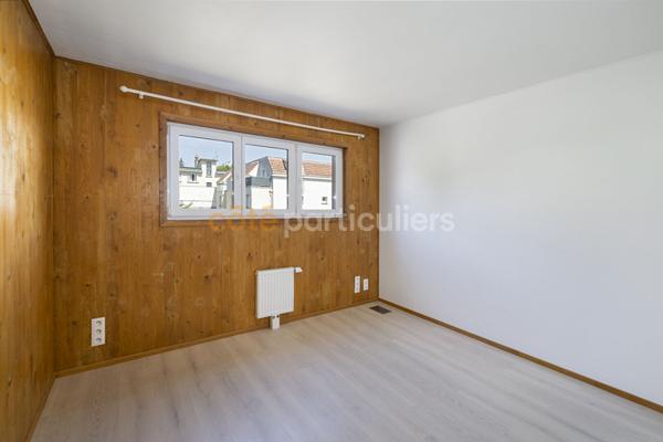Vente
                Appartement27 m² - 2 Pièces -
                    IVRY SUR SEINE (94200)