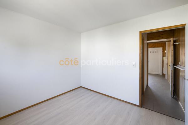 Vente
                Appartement27 m² - 2 Pièces -
                    IVRY SUR SEINE (94200)