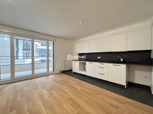 Location Appartement 4 pièces 89.18 m² - Courbevoie 92400