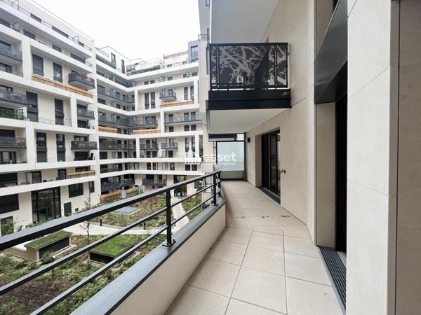 Location Appartement 4 pièces 89.18 m² - Courbevoie 92400