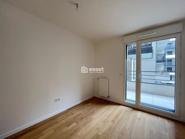 Location Appartement 4 pièces 89.18 m² - Courbevoie 92400