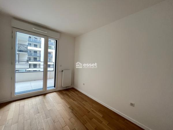 Location Appartement 4 pièces 89.18 m² - Courbevoie 92400
